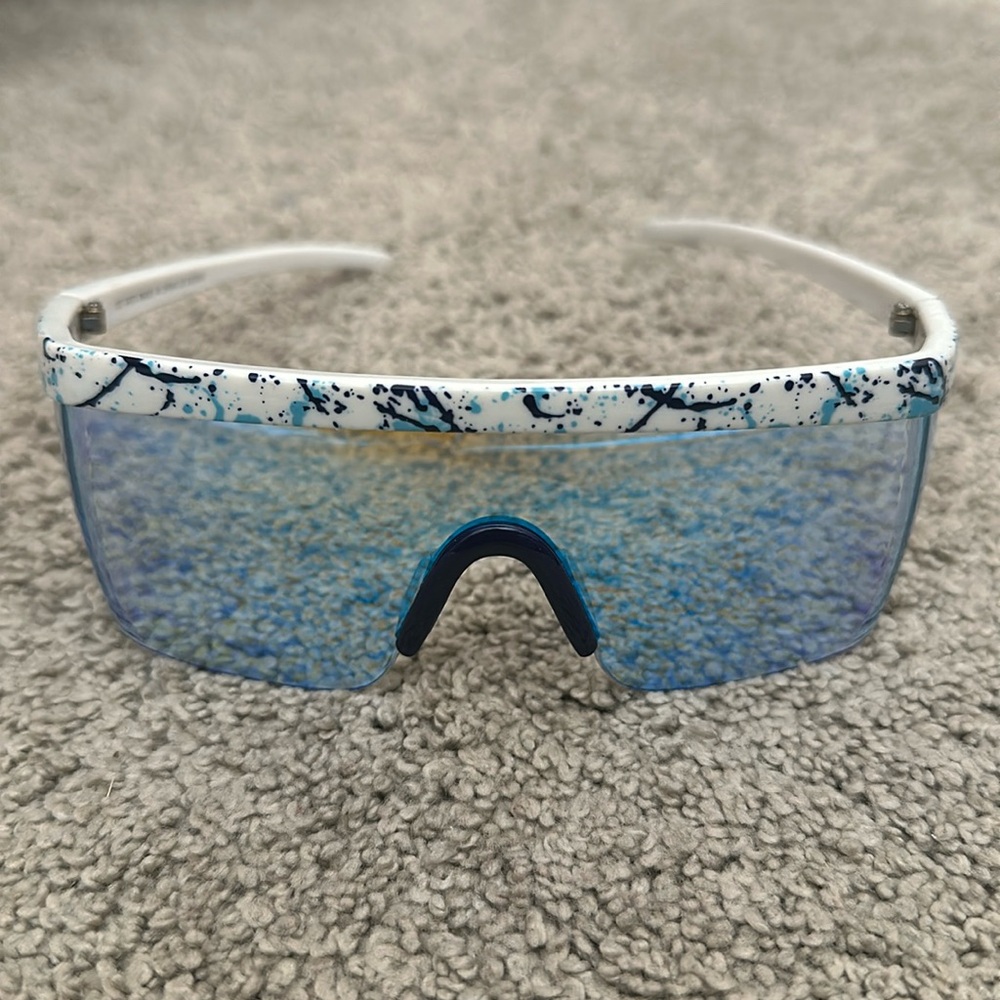 Tipsy elves glasses
